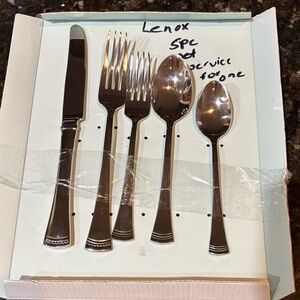 NEW Lenox stainless steel 5 piece service set for one!